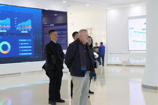 The Scottish Chambers of Commerce welcomes the visit of the Chinese Ambassador to Scotland, David Valentine.