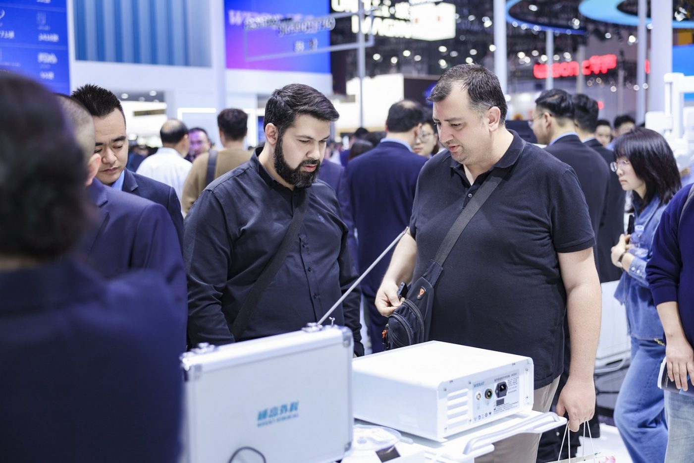 WYX1140.JPGtplv 9lv23dm2t1 resize animforce v1 1600 3000 gif